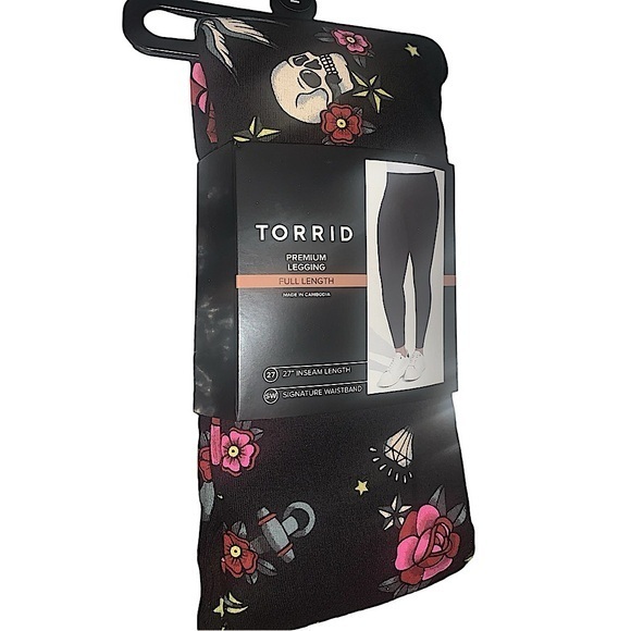 TORRID Skulls, Flowers, Hearts Pixxy Tattoo Icons Premium Legging NWT Size 3X - Picture 5 of 9